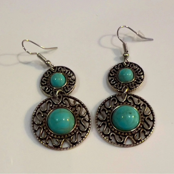 Dangling earrings - Picture 1 of 2